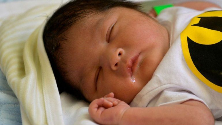 Con una remerita de Batman, el mendocino Aarón ostenta el primer lugar en el país.