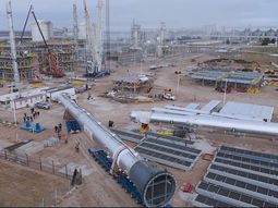 Compañía Mega S.A. concretó un nuevo paso clave en su plan de ampliación industrial en Bahía Blanca.