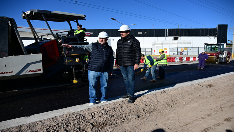 El intendente Mariano Gaido y la obra de la Avenida Mosconi.