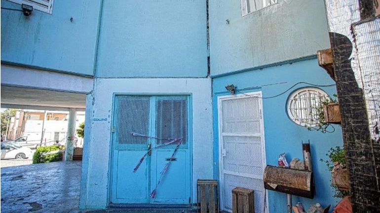 Los 17 vecinos que hace un año y tres meses se quedaron sin casa reclaman que la Municipalidad realice de una vez el informe técnico que indique las causas del derrumbe y los arreglos a realizar. Los 17 vecinos que hace un año y tres meses se quedaron sin casa reclaman que la Municipalidad realice de una vez el informe técnico que indique las causas del derrumbe y los arreglos a realizar.