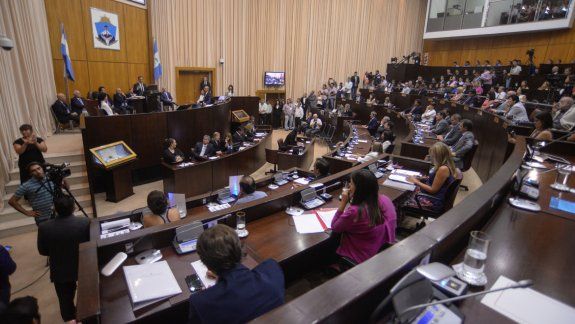 Los bloques políticos no quieren ceder posiciones, como en el caso de la creación del defensor del Pueblo.