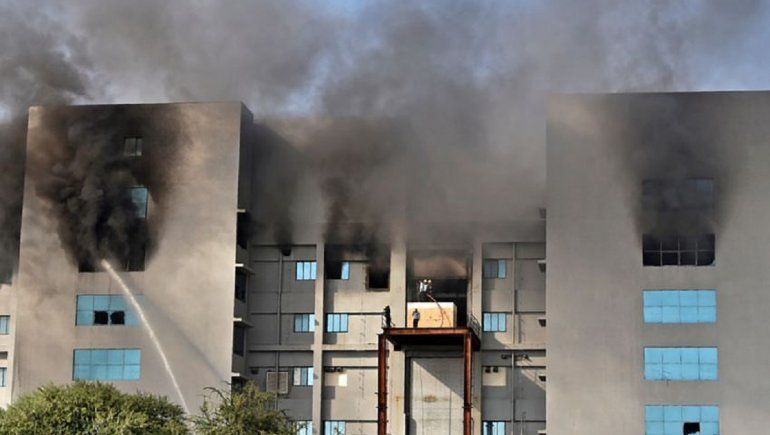 Incendio en laboratorio encargado de fabricar la vacuna Oxford