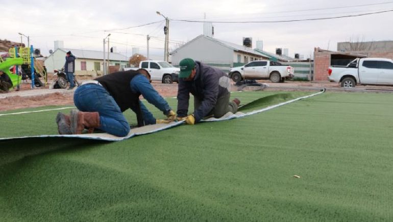 En el barrio Z1, convierten un descampado en una nueva plaza