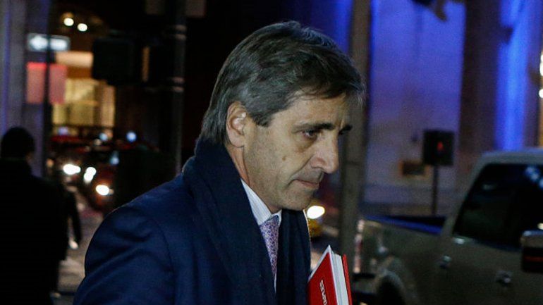 Imputaron al ministro de Finanzas por la emisión de deuda a 100 años