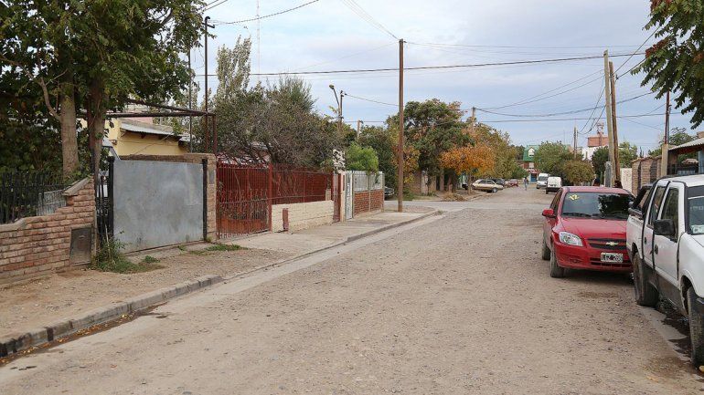 Sobre calle Panamá fue agarrado el depravado y lo salvó un policía de civil.