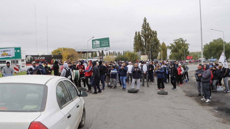 Caos, demoras y cortes en los puentes carreteros y tercer puente