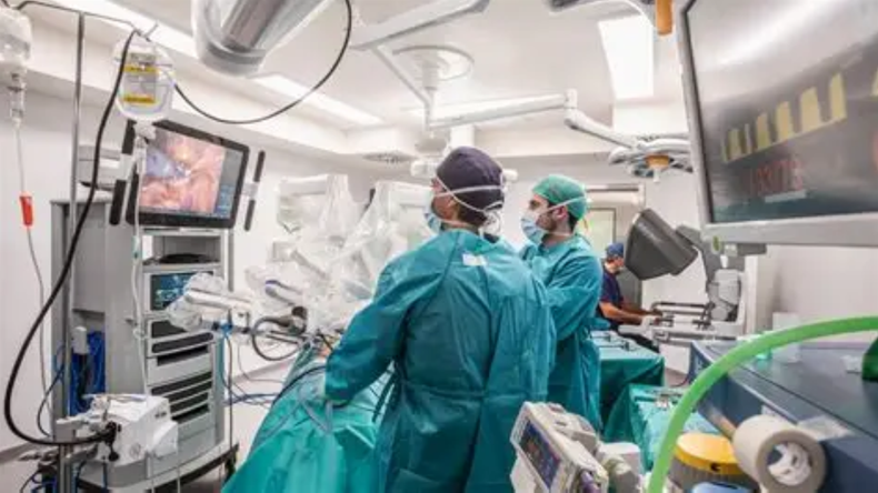 Lo operaron de próstata y se olvidaron un tubo en el cuerpo: ahora deben pagarle una suma millonaria | LM Neuquen Lo operaron de próstata y se olvidaron un tubo en el cuerpo: ahora deben pagarle una suma millonaria