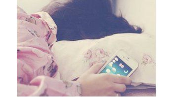sueno pesado: el celular en el dormitorio engorda sueno pesado: el celular en el dormitorio engorda