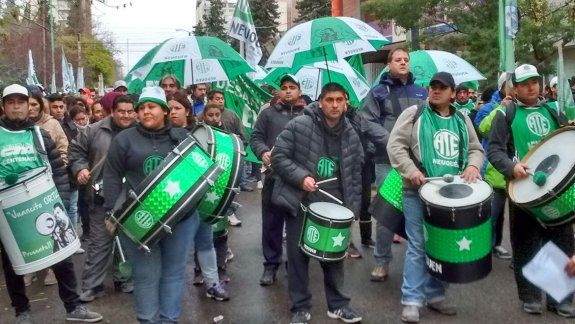 ATE lanzó un paro por tiempo indeterminado en Neuquén