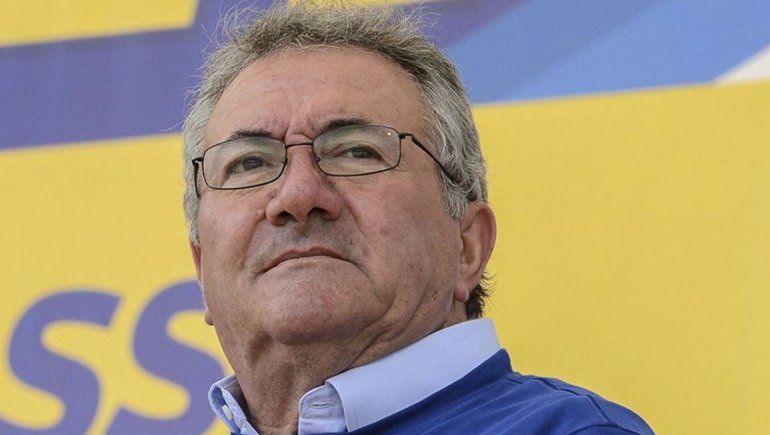 Diputado pide mujeres en las vidrieras por el turismo