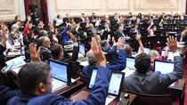 El10 de diciembre, LLA ocupará más de 90 bancas en Cámara de Diputados y en el Senado se espera un cambio sustancial. El10 de diciembre, LLA ocupará más de 90 bancas en Cámara de Diputados y en el Senado se espera un cambio sustancial.