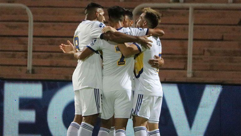 El campeón no para: goleó al Tomba en su estreno