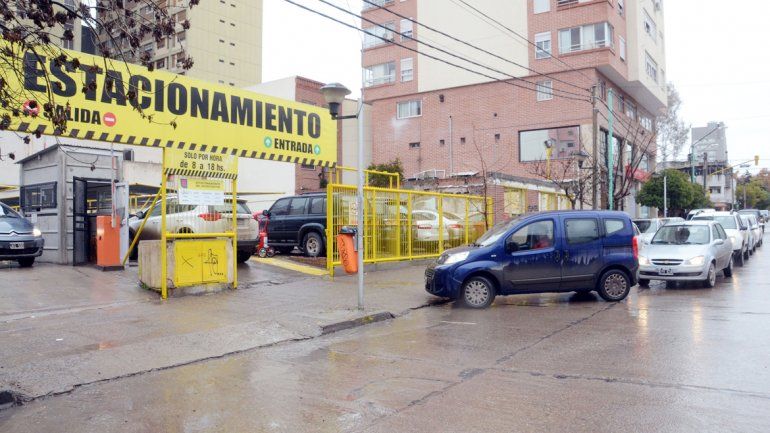 Precios para todos los bolsillos. En el centro, las cocheras son mucho más caras. Si están al aire libre, el precio baja.