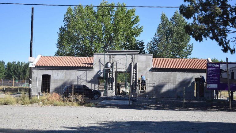 La Casa de Tucumán en Senillosa fue copiada de la que está en Famaillá.&nbsp;