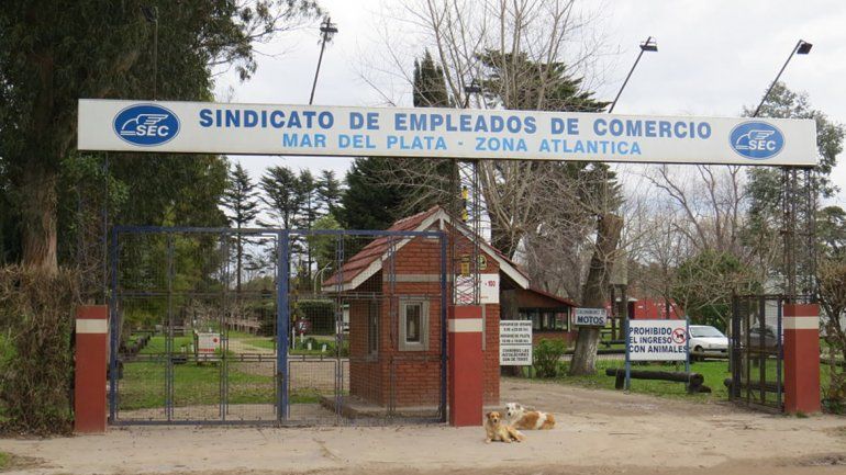 Un nene de 12 años se ahogó en una pileta y casi linchan a los guardavidas