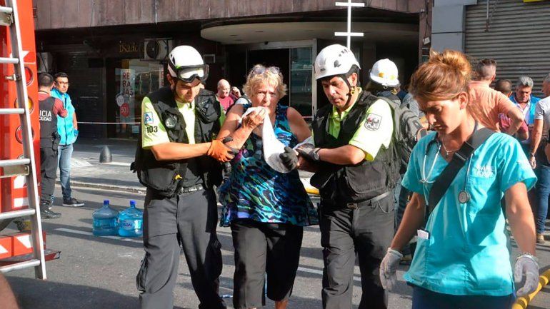 Incendio en un hotel porteño provocó dos muertos y cuatro heridos graves