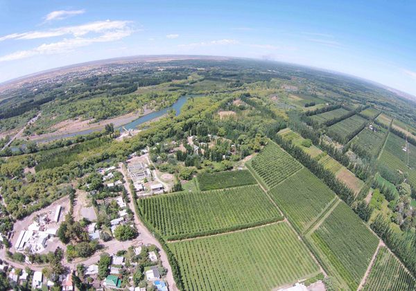 La tierra en localidades como Centenario Vista Alegre tiene un uso productivo en las chacras. El proyecto prevé respetar las ordenanzas en cada una de las ciudades. La tierra en localidades como Centenario Vista Alegre tiene un uso productivo en las chacras. El proyecto prevé respetar las ordenanzas en cada una de las ciudades.