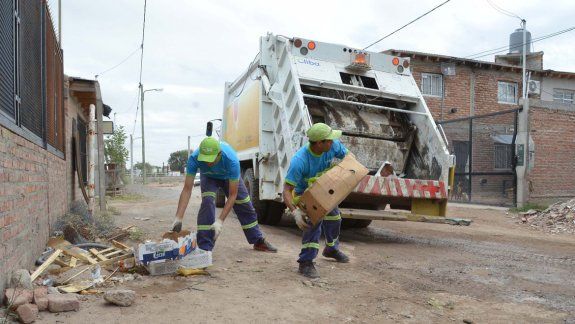 Cada día los barrios crecen y necesitan del esencial servicio.