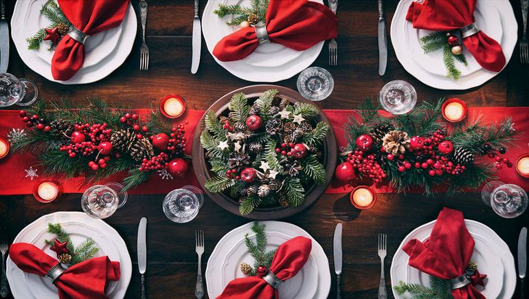 La mesa de Navidad cargada ya no va más. Ahora se apuesta a un estilo más minimalista. 