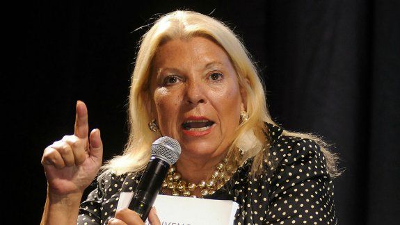 La diputada los acusa de influir en el caso del titular de Aduana.