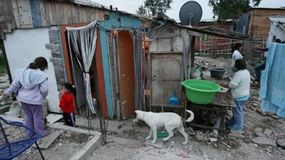 Los planes sociales matizan la pobreza pero no resuelven otras dimensiones de la condición humana.