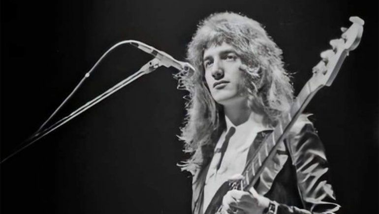 Así lucía John Deacon con Queen en el año 1974 | Foto: @johndeacon_ (Vía Instagram)