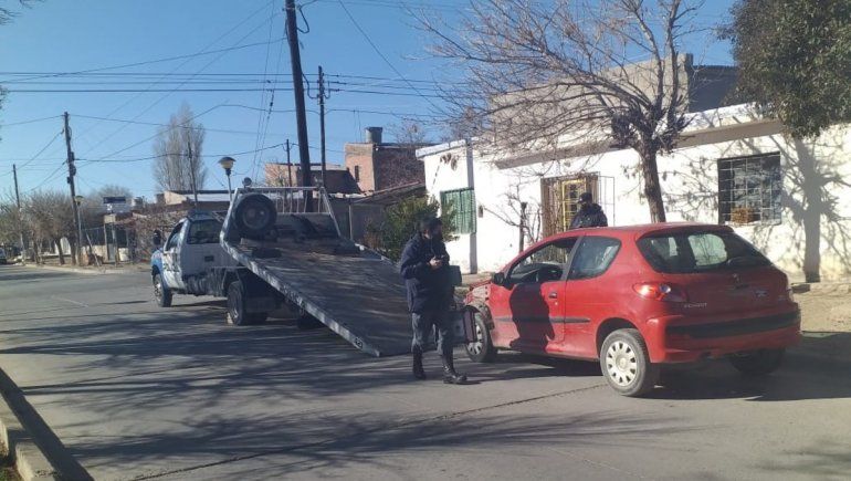 Cutral Co: encuentran un auto robado en Plottier  y un motor