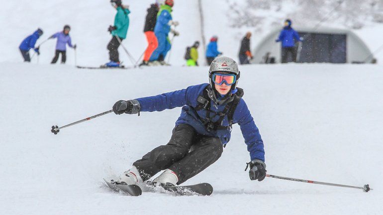 Nevó en Chapelco y es una tentación para los esquiadores