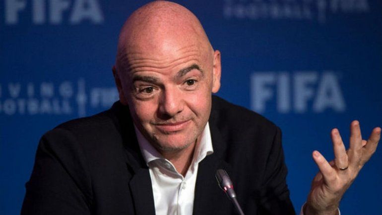 Infantino negocia desde FIFA la cesión de jugadores para la triple fecha de Eliminatorias Sudamericanas.