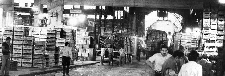 El mercado de Abasto, el gran centro de distribución a donde llegaba la manzana de Castelli. El mercado de Abasto, el gran centro de distribución a donde llegaba la manzana de Castelli.