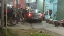 brutal: los vecinos querian que se vaya del barrio, lo golpearon y aparecio muerto en una reja