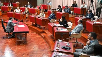 Gabriel Giacomone, ex fiscal de Estado de Chubut, en su exposición en la Legislatura: este jueves, 23 de los 27 diputados provinciales aprobaron su pliego. Gabriel Giacomone, ex fiscal de Estado de Chubut, en su exposición en la Legislatura: este jueves, 23 de los 27 diputados provinciales aprobaron su pliego.