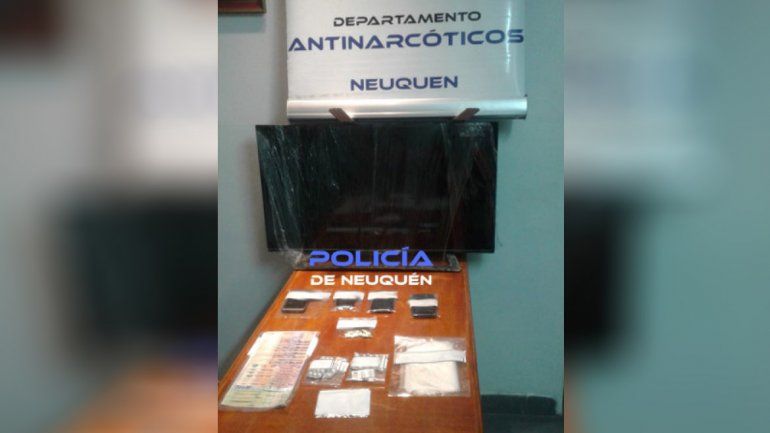 Pareja fue detenida en un allanamiento a un kiosco narco