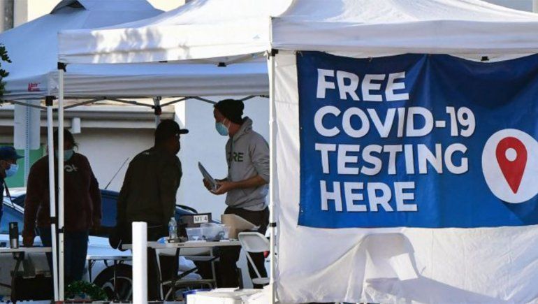 COVID: Ómicron y Delta impulsan un tsunami de casos