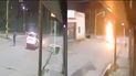 Minutos después del incendio, un motociclista que pasaba por el lugar, se acercó para asistirlo y llamó al número para emergencias.