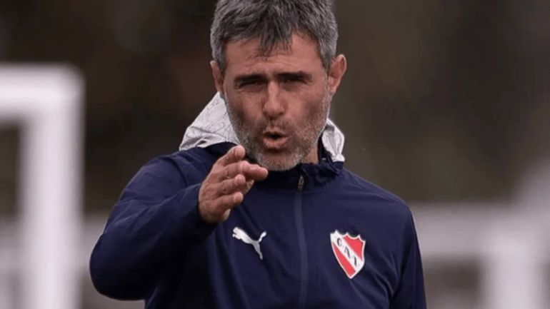 Cuáles son los centrales que va a buscar Independiente si vende a Kevin Lomónaco