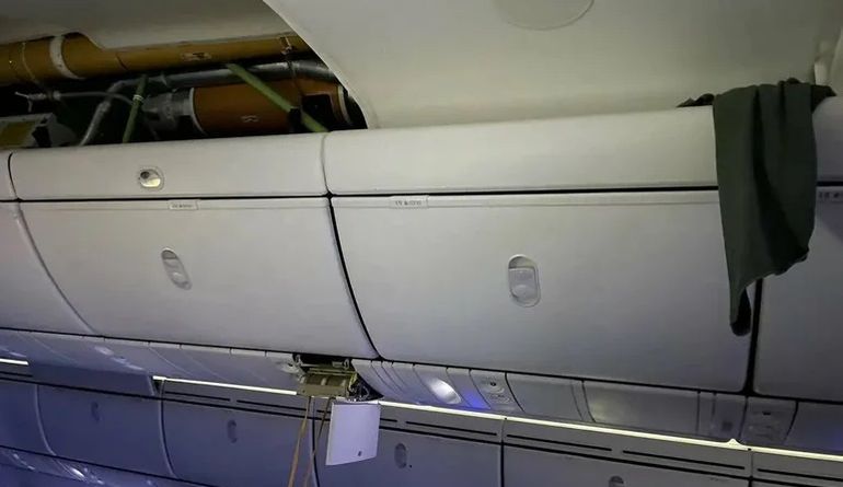 Una imagen del avión tras las turbulencias. Una imagen del avión tras las turbulencias.