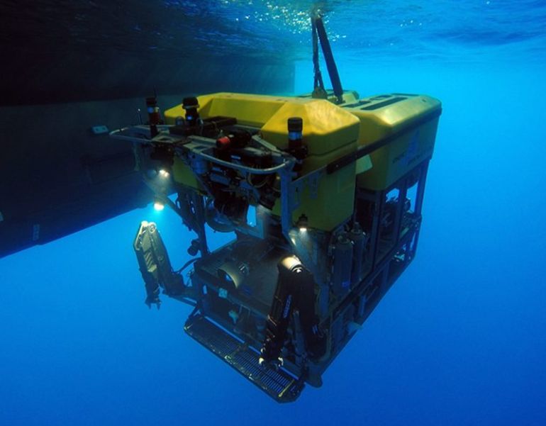 La expedición contó con un sumergible robótico equipado con cámaras avanzadas e instrumentos científicos. La expedición contó con un sumergible robótico equipado con cámaras avanzadas e instrumentos científicos.