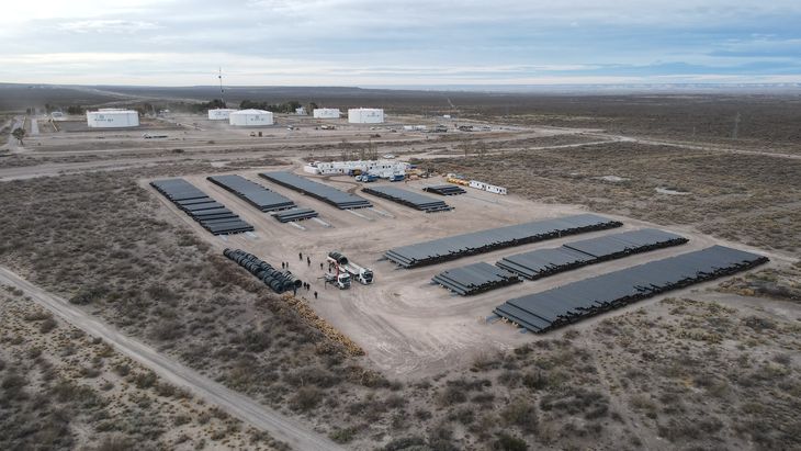 Oldelval proyecta obras para ampliar la necesidad de transporte del petróleo en Vaca Muerta. Oldelval proyecta obras para ampliar la necesidad de transporte del petróleo en Vaca Muerta.