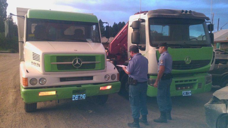 Secuestraron dos camiones con la misma patente en dos hechos separados.