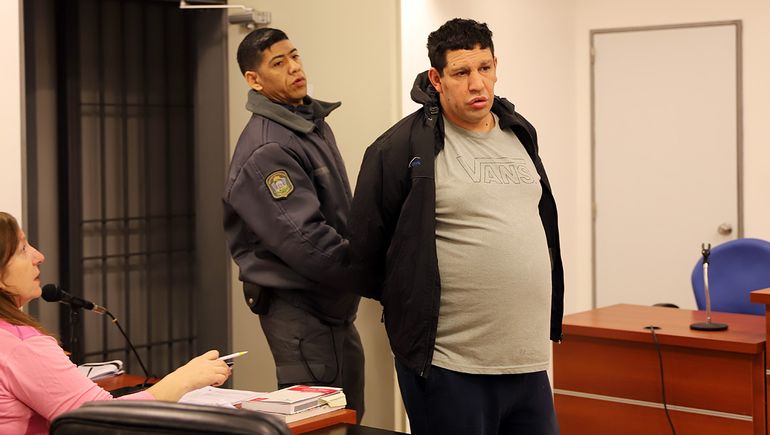 Tolosa tiene 37 años, pero desde los 9 años consume alcohol, cocaína, crack y bolseó pegamento. Tolosa tiene 37 años, pero desde los 9 años consume alcohol, cocaína, crack y bolseó pegamento.