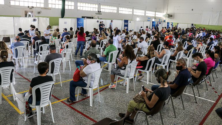 ¿Dónde te podés vacunar este sábado contra el COVID?