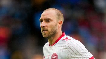susto total: christian eriksen se volvio a desplomar en pleno partido a cinco anos del paro cardiaco susto total: christian eriksen se volvio a desplomar en pleno partido a cinco anos del paro cardiaco