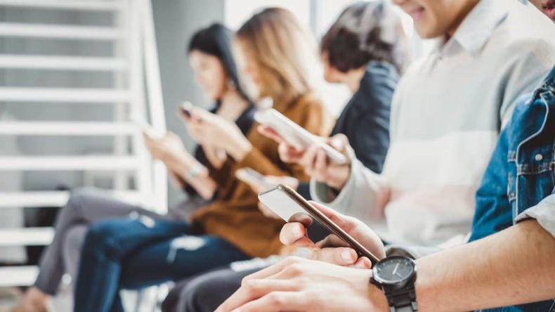 Los celulares desaparecerían en el año 2030: poco a poco ya avanza este dispositivo en el mercado | LM Neuquen Los celulares desaparecerían en el año 2030: poco a poco ya avanza este dispositivo en el mercado