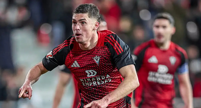 Cuál es el ex delantero de River que fue vendido y le dejará una suma millonaria