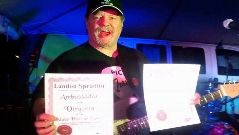 Tildó de histeria masiva a la pandemia y murió de coronavirus