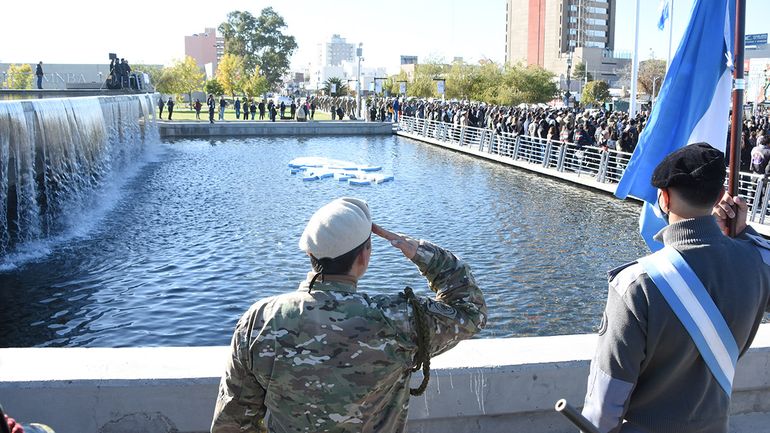 Gutiérrez y Gaido encabezaron el homenaje a los soldados caídos en Malvinas