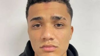 Alberto Carlos Mejía Hernández se fugó en Chile y es buscado en Santa Cruz. Alberto Carlos Mejía Hernández se fugó en Chile y es buscado en Santa Cruz.