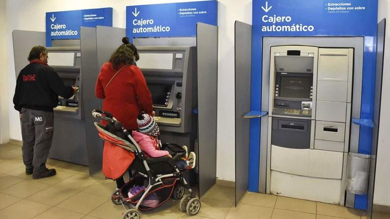 Los planes para contener la desocupación están bajo observación.