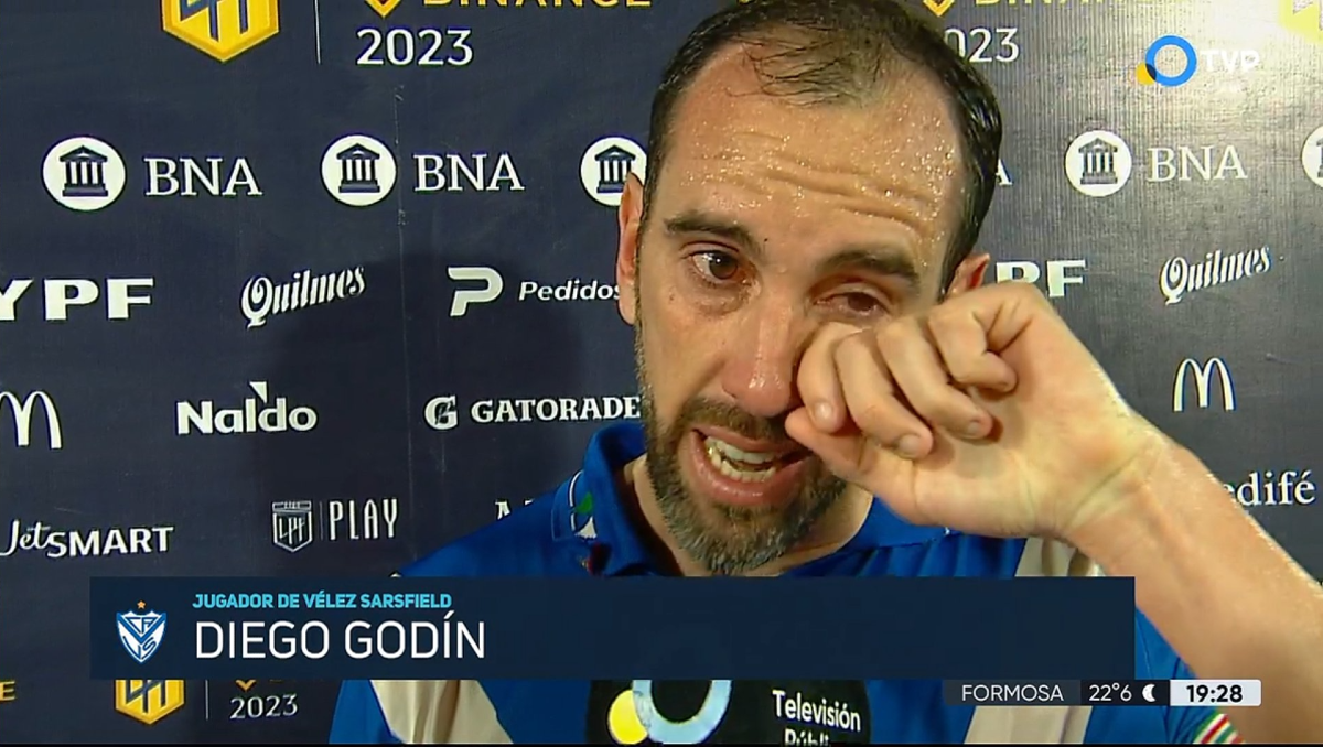 Diego Godín y su emoción en diálogo con la prensa después del partido.&nbsp;
